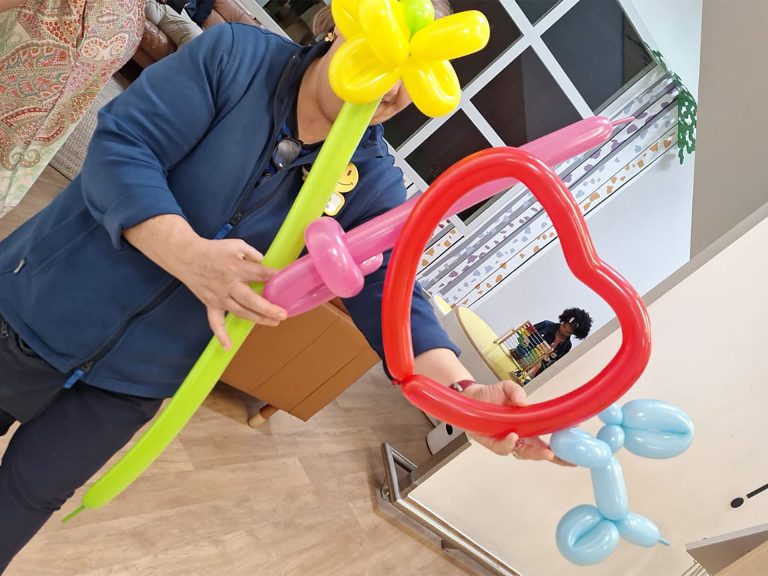 IKEA Pinturas Faciais e Modelagem de Balões